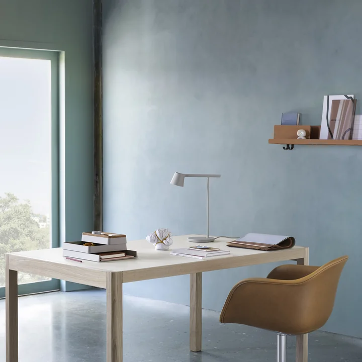 Muuto - Tip LED Tischleuchte, kupfer braun