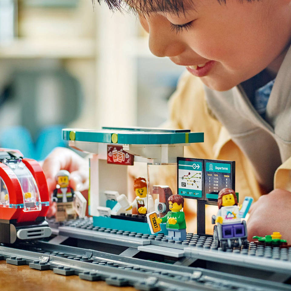 LEGO City stadstram en station 60423