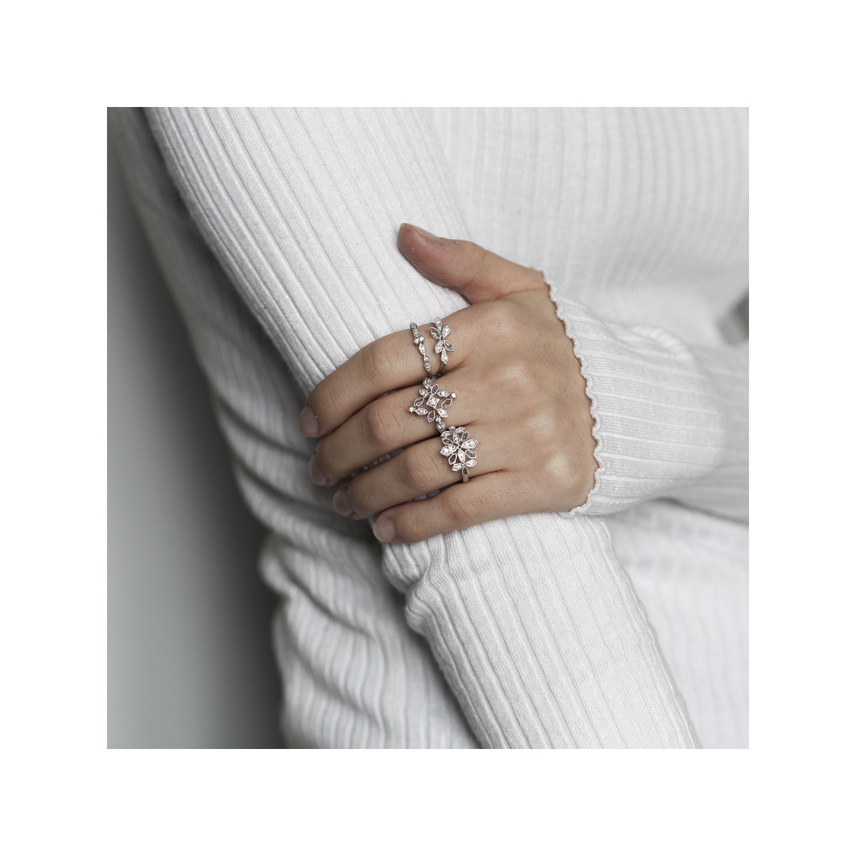 Bague or blanc 375 zirconias