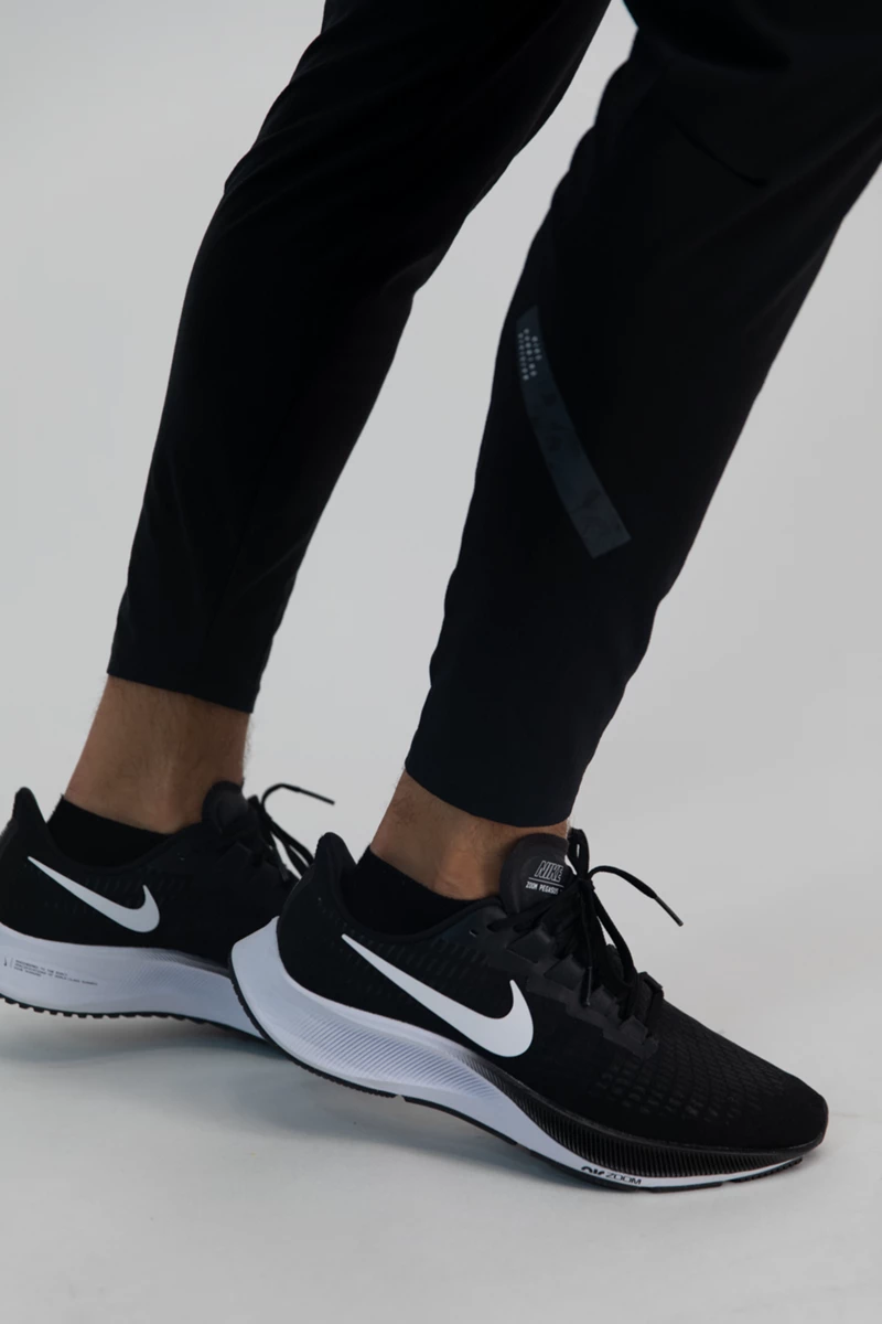 Nike Dri-FIT Run Division Phenom Herren Laufhose
