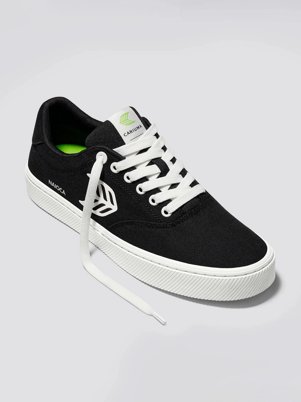 Cariuma Naioca Skate Shoes black/ ivory suede