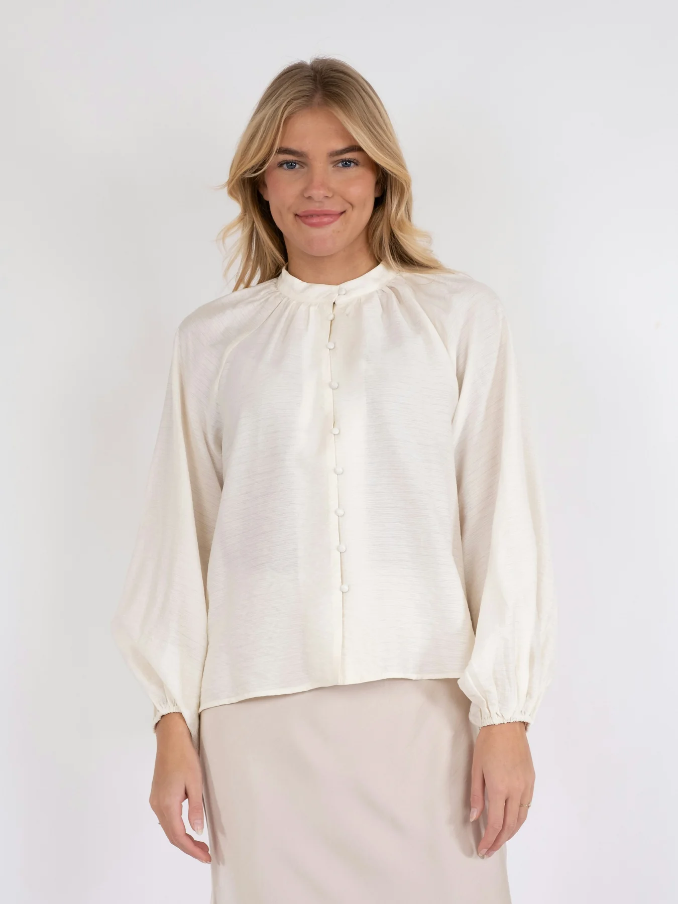 Neo Noir Camille Solid Blouse