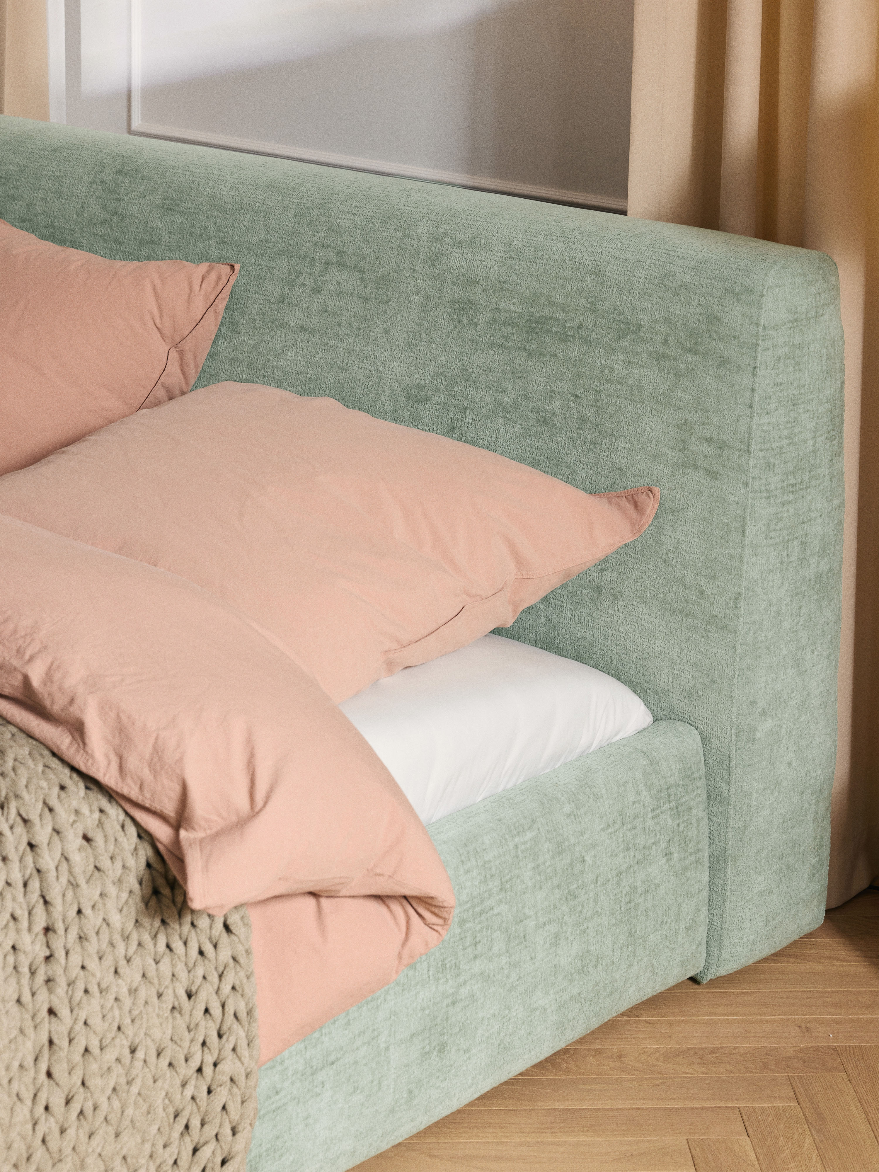 Gestoffeerd bed Cloud met opbergruimte