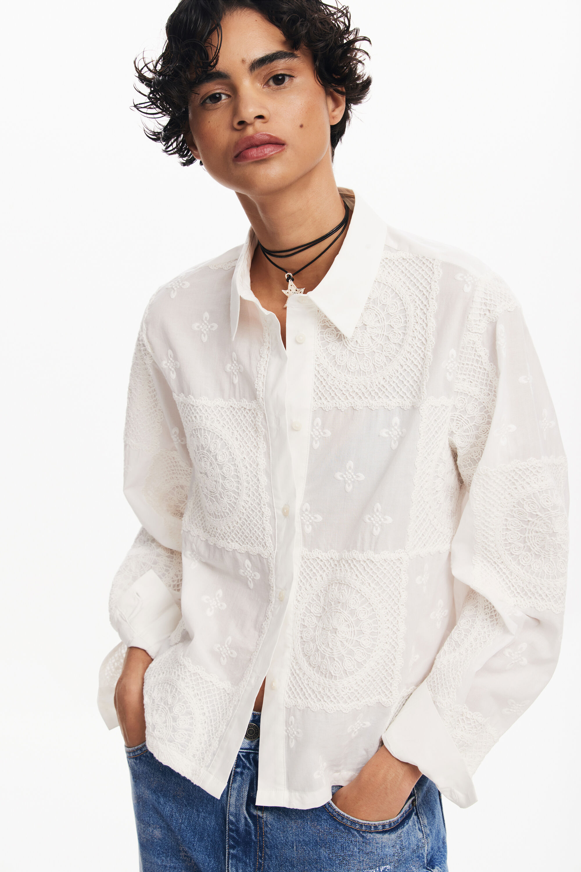 Camisa lisa bordada