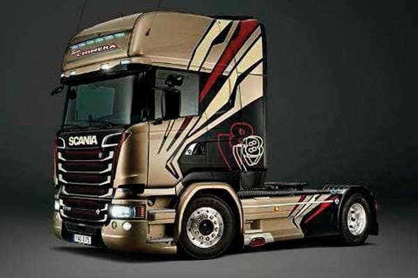 Italeri 1:24 SCANIA R730 STREAMLINE 'CHIMERA'