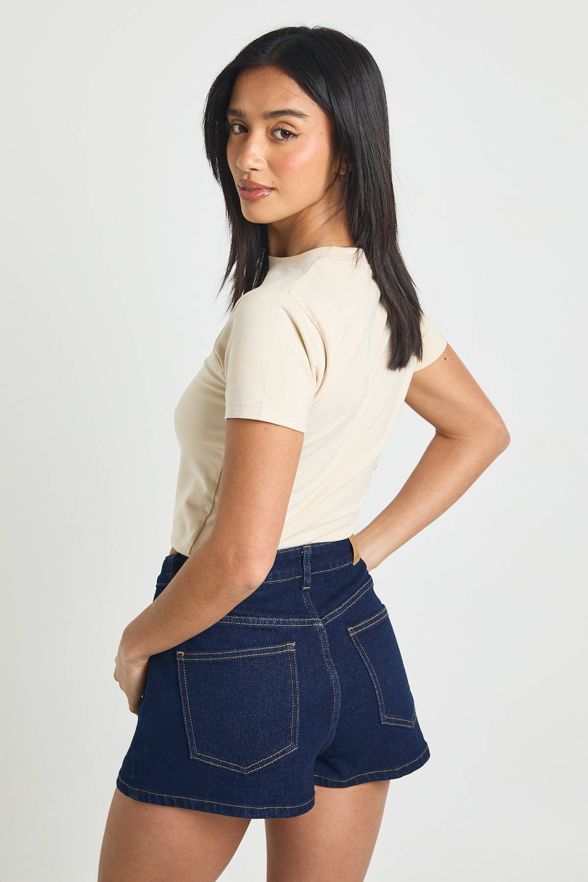 boohoo Short En Jean Petite Taille Avec Détail Poches Avant
