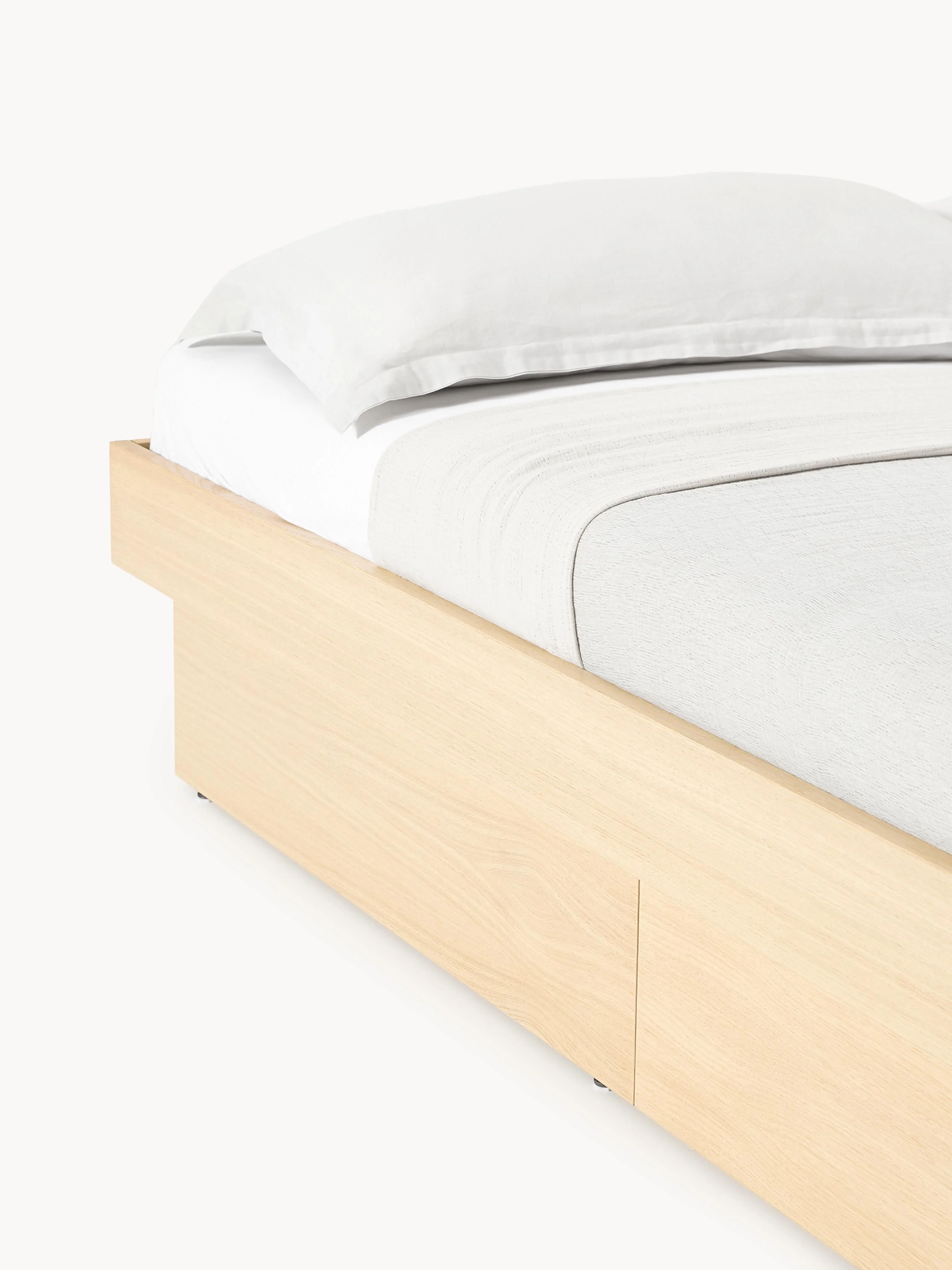 Houten bed Sato met lades