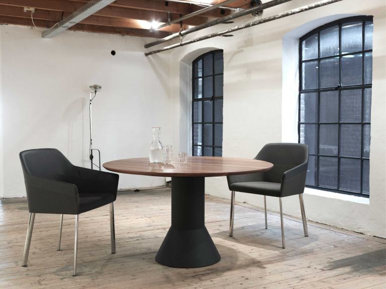 Flos Toio vloerlamp retrofit LED zwart