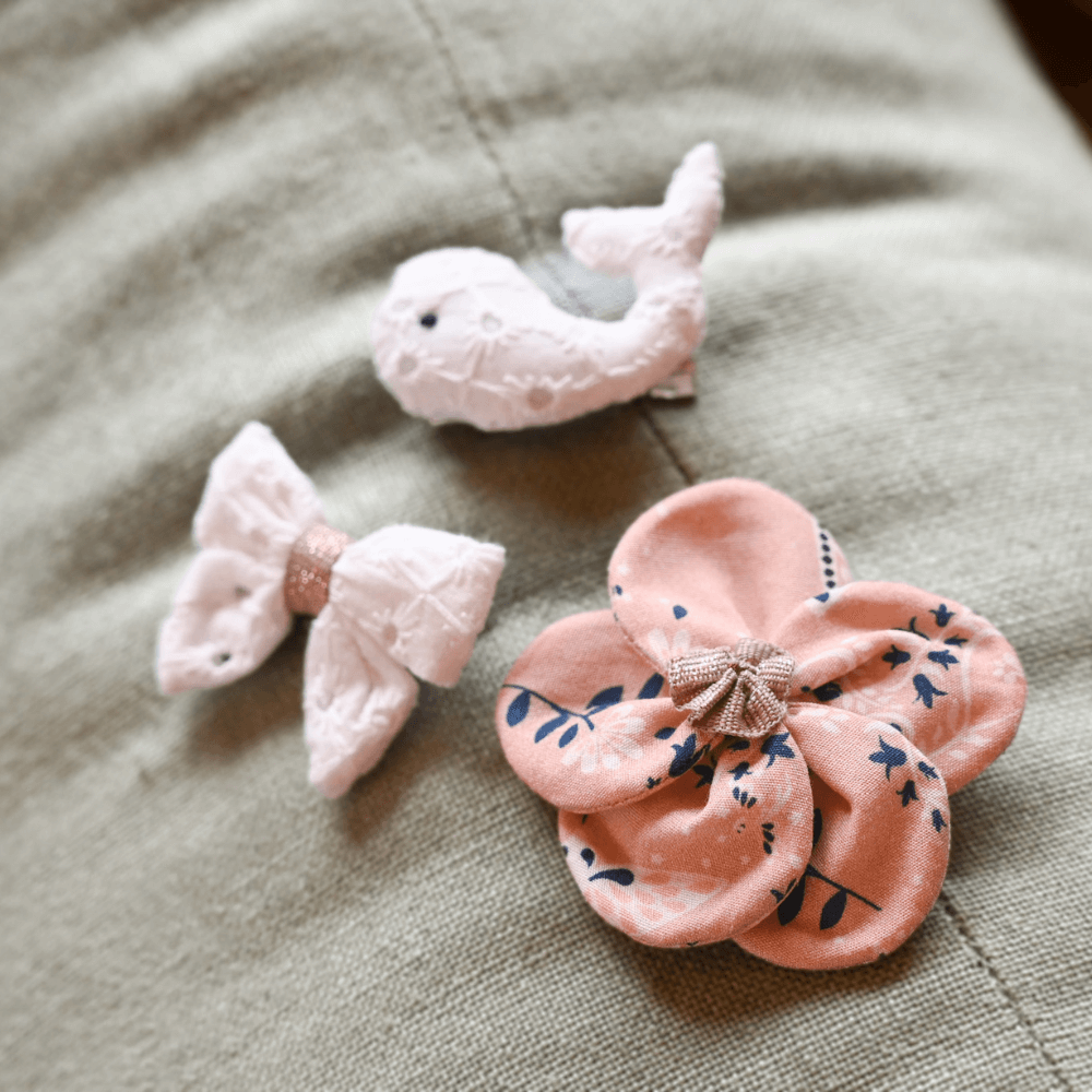 Petite Barrette Pétales De Fleur Oiseau Bandana