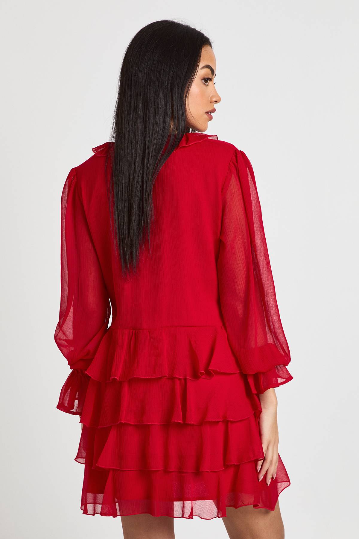 boohoo Robe Courte En Mousseline À Détails Volantés