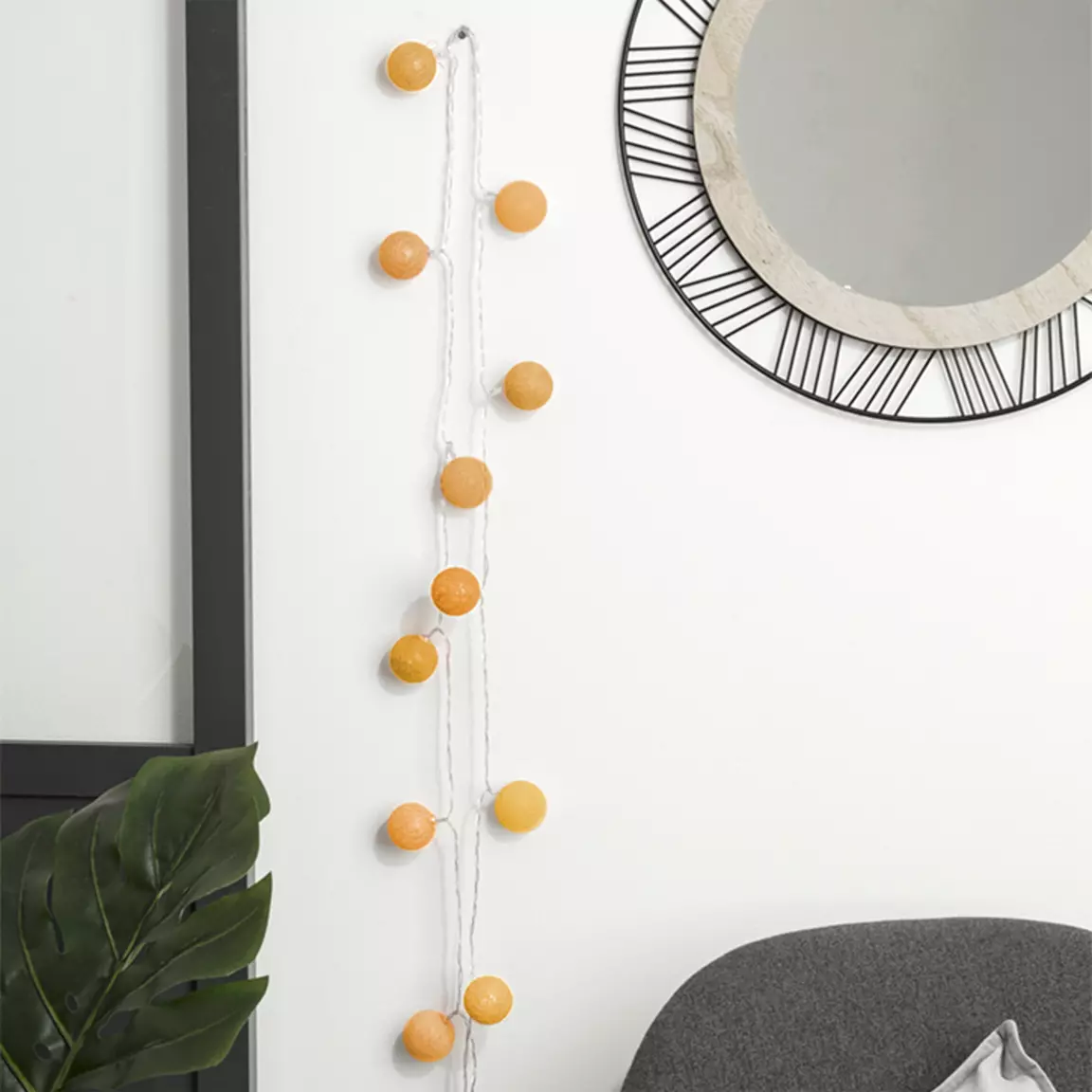Guirlande lumineuse déco 16 boules 2,61 m Loula Jaune moutarde