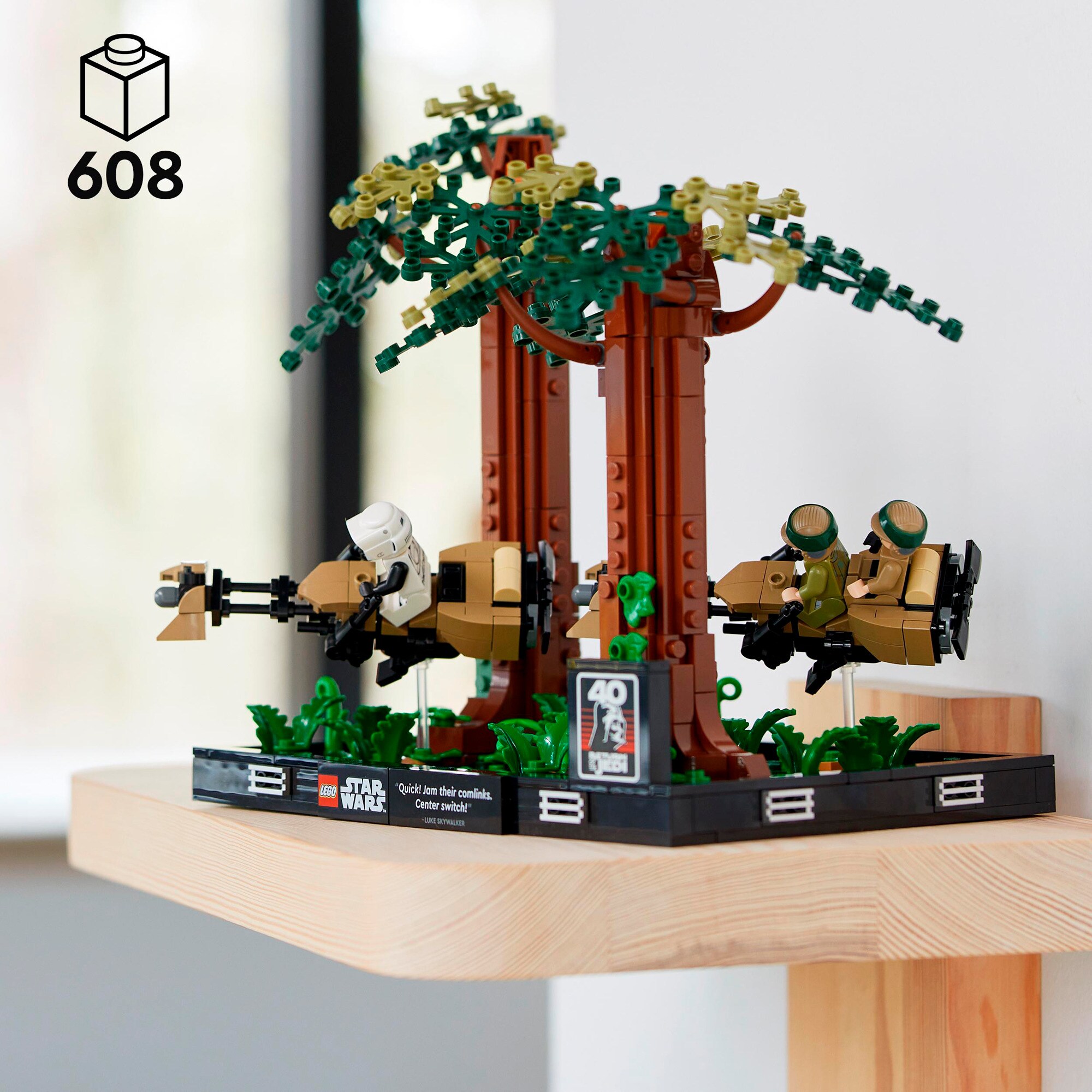 LEGO Konstruktionsspielzeug Star Wars Verfolgungsjagd auf Endor - Diorama