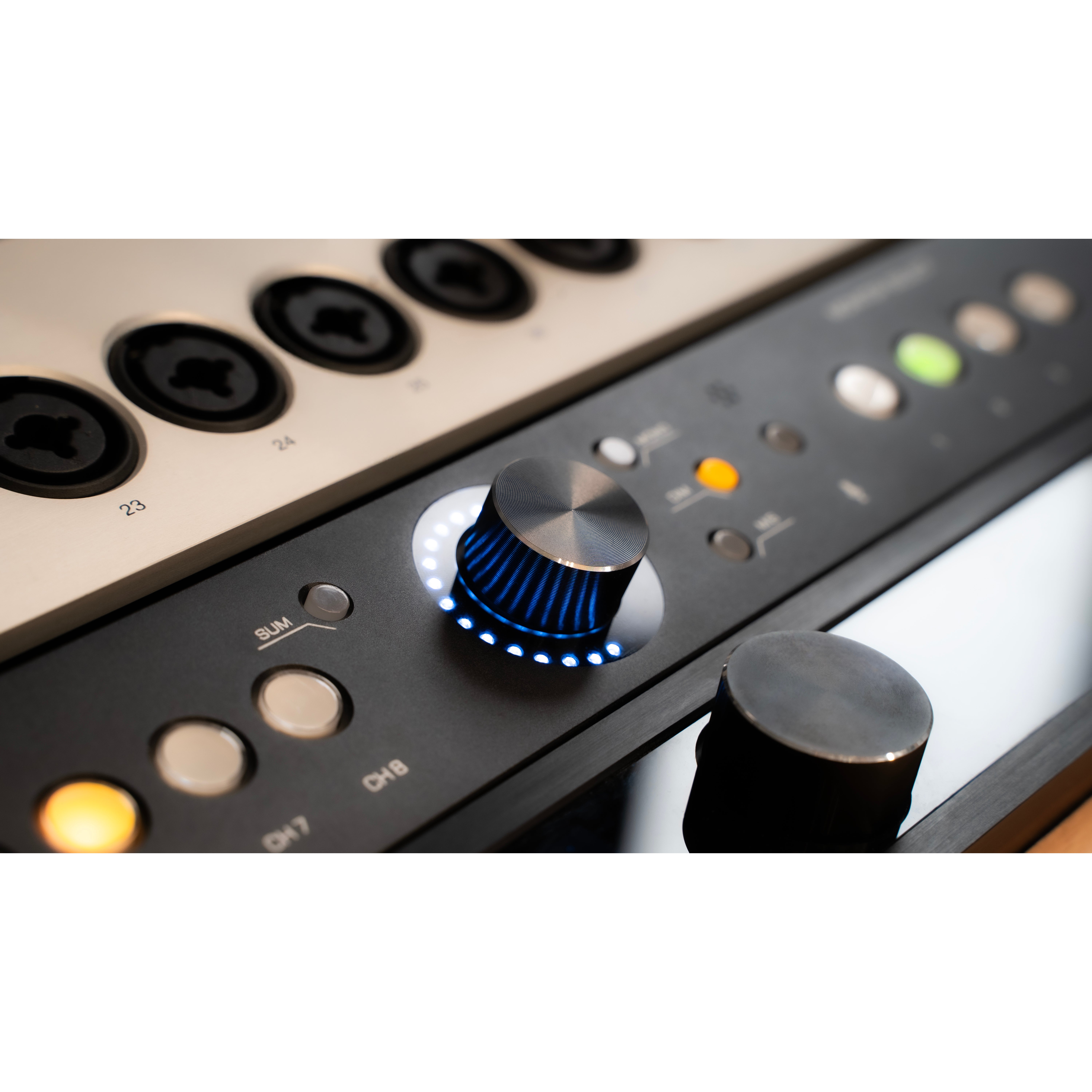 Antelope Audio Satori Gen 2 monitor controller + R4S remote