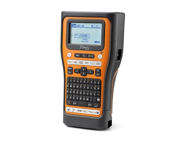 Brother P-Touch PT-E560BTSP - Etikettemaskine - S/H - termo transfer - Rulle (2,4 cm) - 180 dpi - op til 30 mm/sek. - USB 3.0, Bluetooth 5.0 - skærer - spejltryk, Full & Half Cut Function, printforhåndsvisning - sort og orange