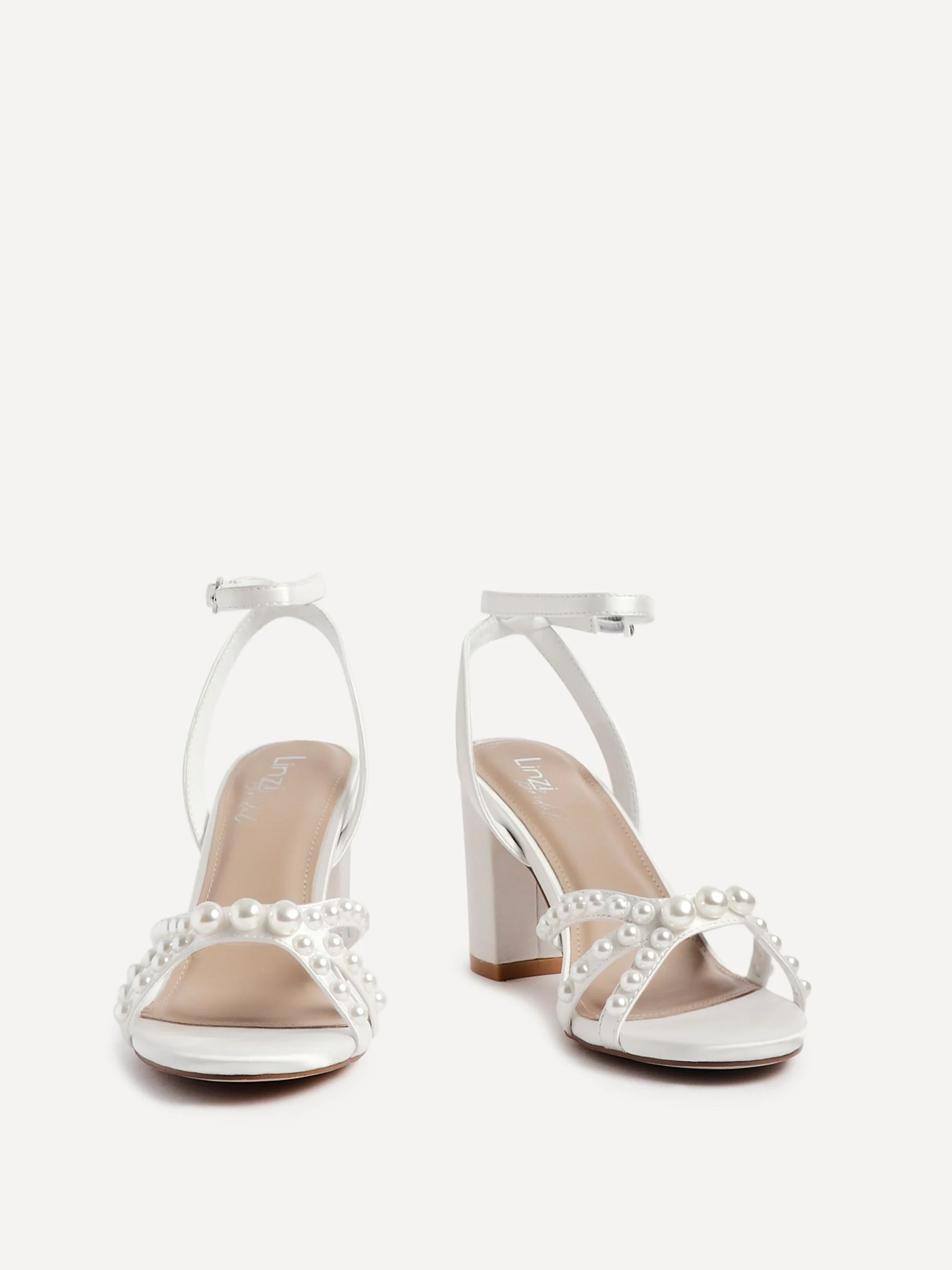 Linzi Enchanted sandalen met pareldetail aan de voorkant
