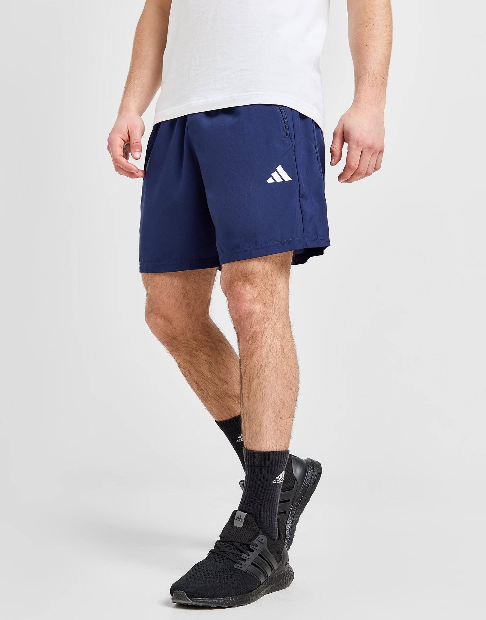adidas Short d'entraînement en toile Train Essentials