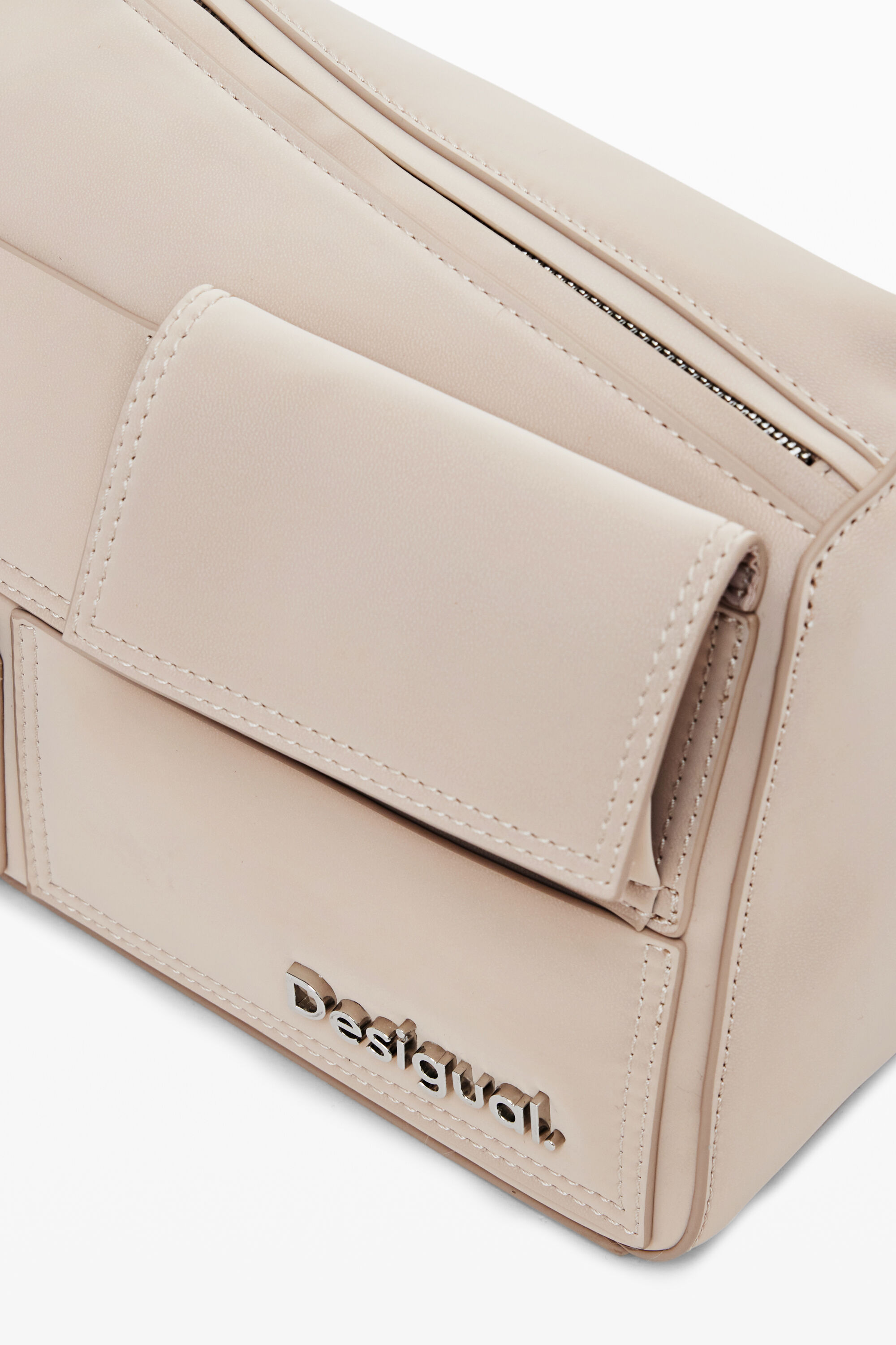 Bolsa de ombro com vários bolsos