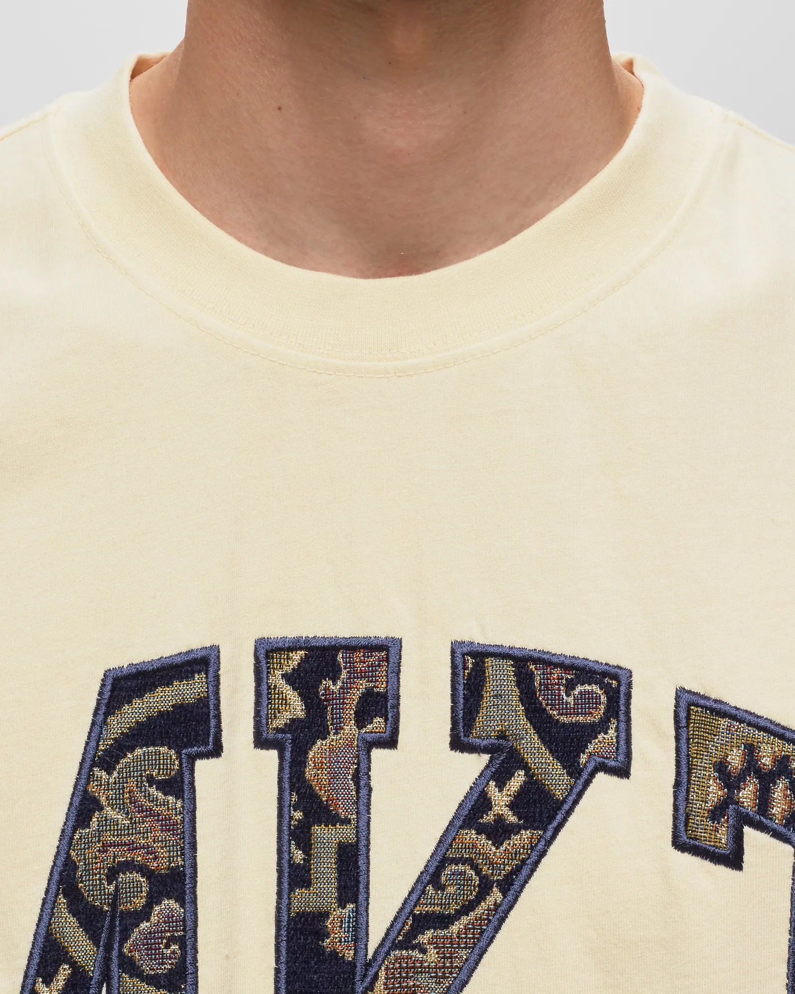 Market Rug Dealer Mkt Arc T-Shirt