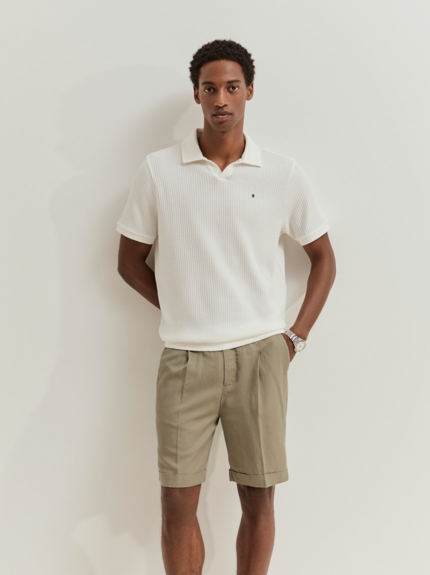 Polo de malha em algodão com textura waffle