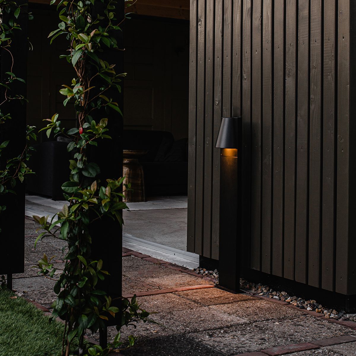 Industriële staande buitenlamp zwart IP44 - Femke
