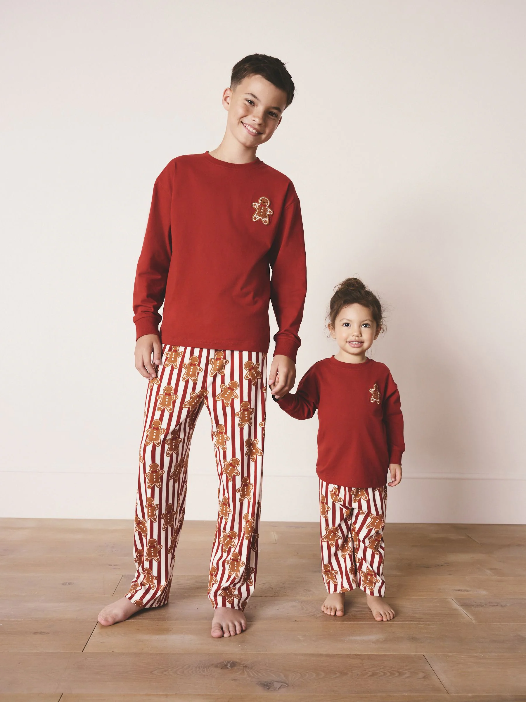 Rood met peperkoekenmannetje - Matching Family - Kerst - Cosy pyjama met lange mouwen (9mnd-16jr)