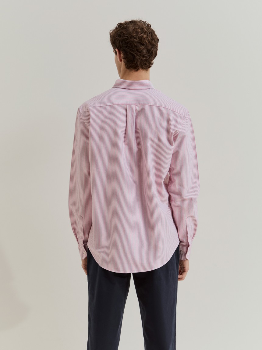Camisa às riscas regular fit em algodão