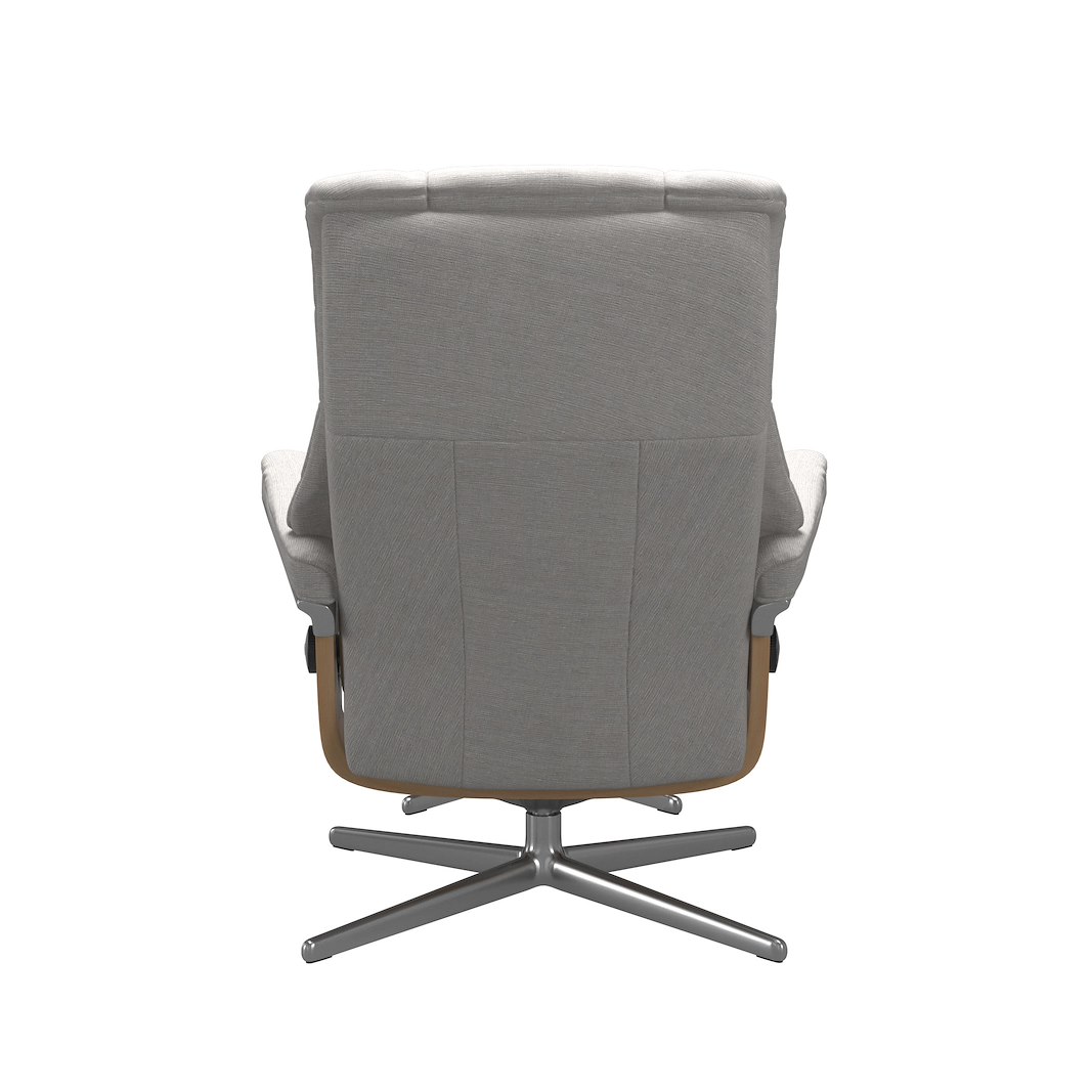 Mayfair (M) Cross lenestol med krakk Tekstil Jasmine Light Grey og Cross understell i eikbeiset og krom.