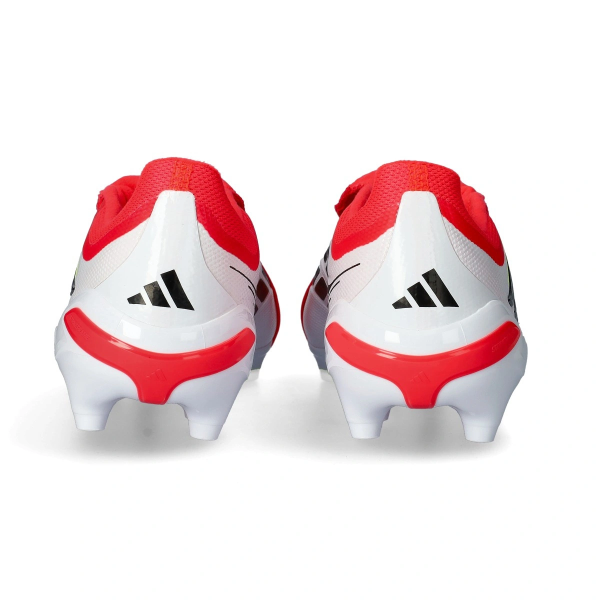 Chuteira adidas Predator League FT AG