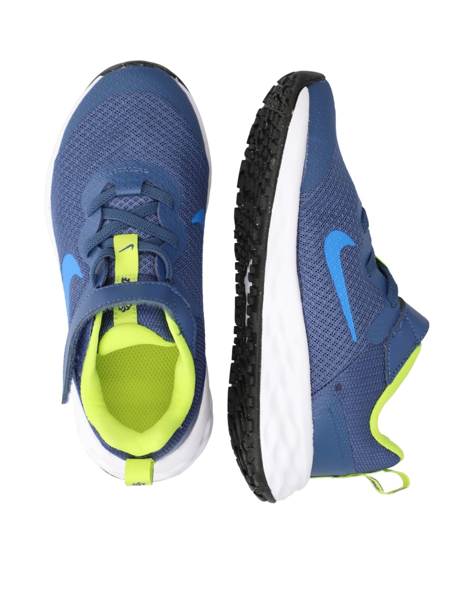 Nike Revolution 6