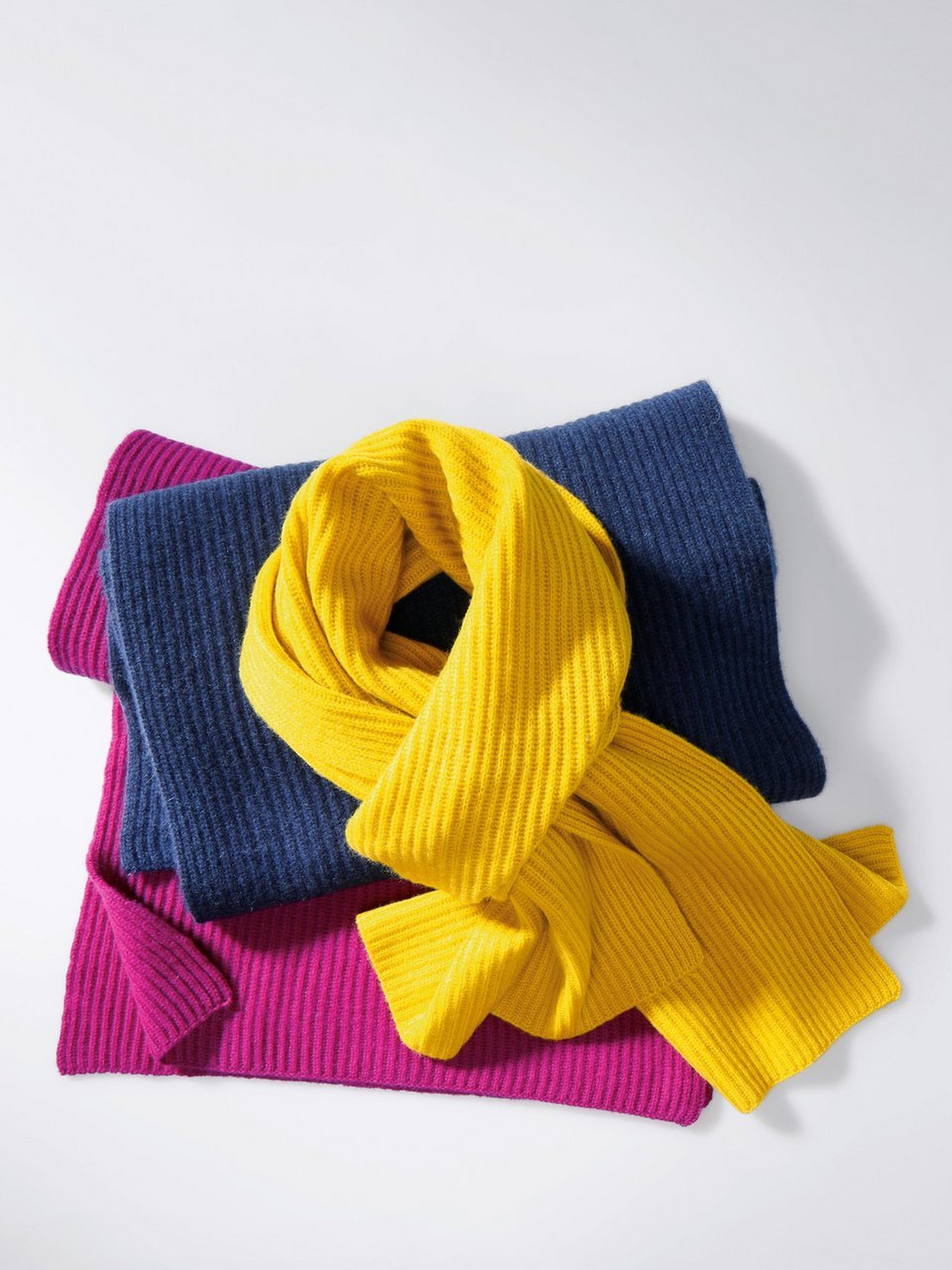 Strickschal aus Schurwolle und Kaschmir