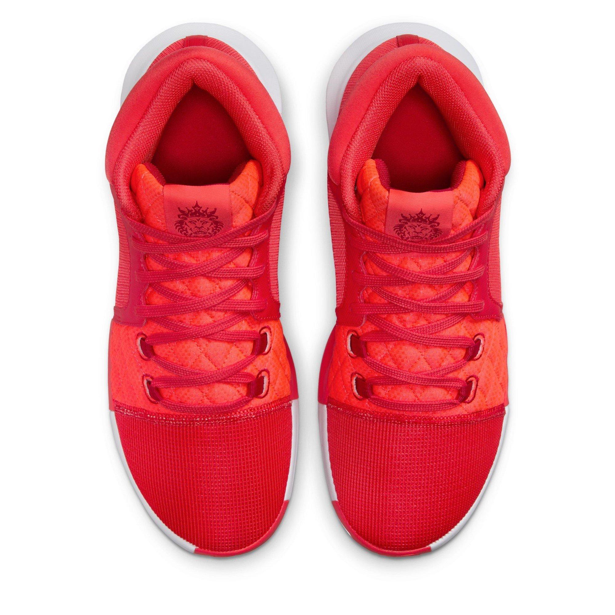 Nike LeBron Witness VIII Basketball Shoes