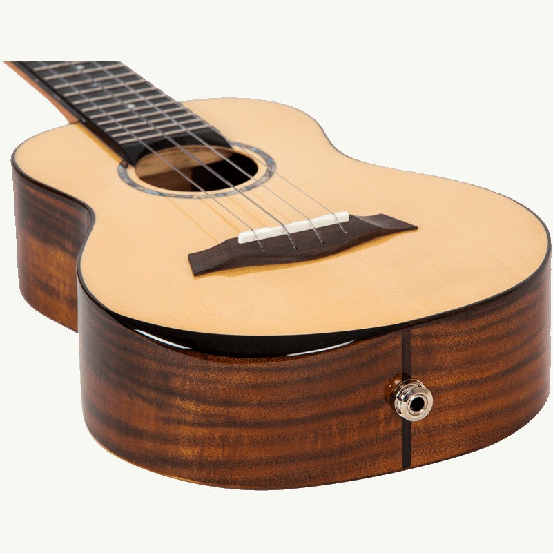 Flight Royal Series Voyager EQ-A Concert elektrisch-akoestische concert ukelele met gigbag