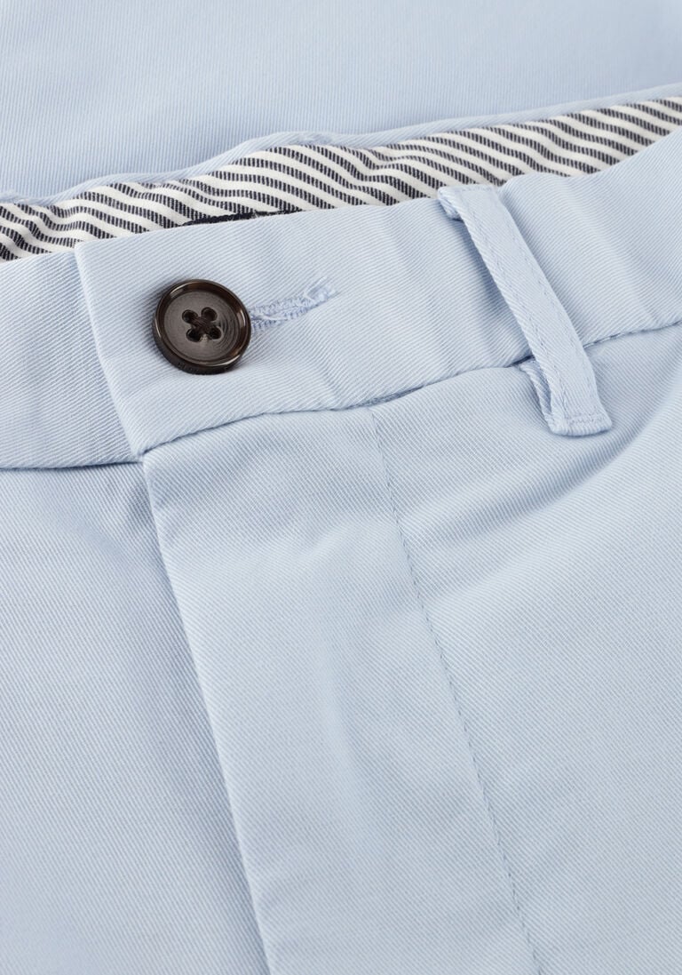 TOMMY HILFIGER lichtblauwe tommy hilfiger chino bleecker chino 1985 pima cotton