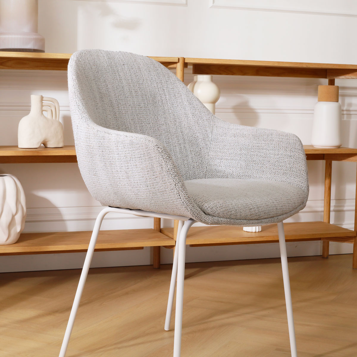 Eetkamerstoel Nora-Mae grijs beige gemêleerd - wit onderstel