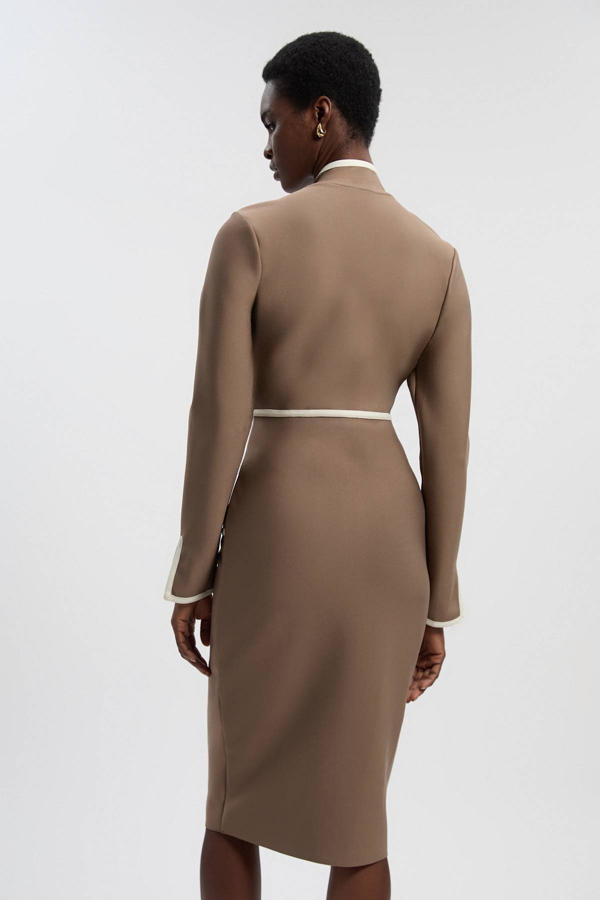 KarenMillen Robe Midi Militaire Moulante en Maille Bandage avec Détails de Passepoil