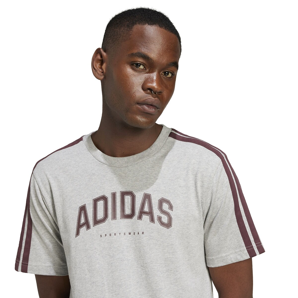 ADIDAS ROUPAS ESPORTIVAS<br>Camiseta de manga curta com logo gráfico grande