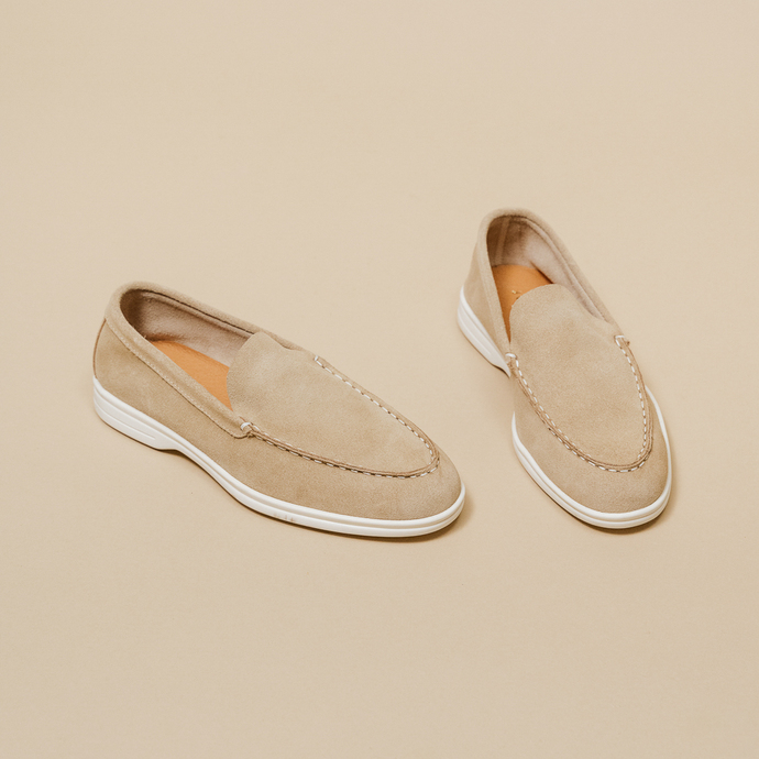 Mocassins à bouts fermés  en croute beige