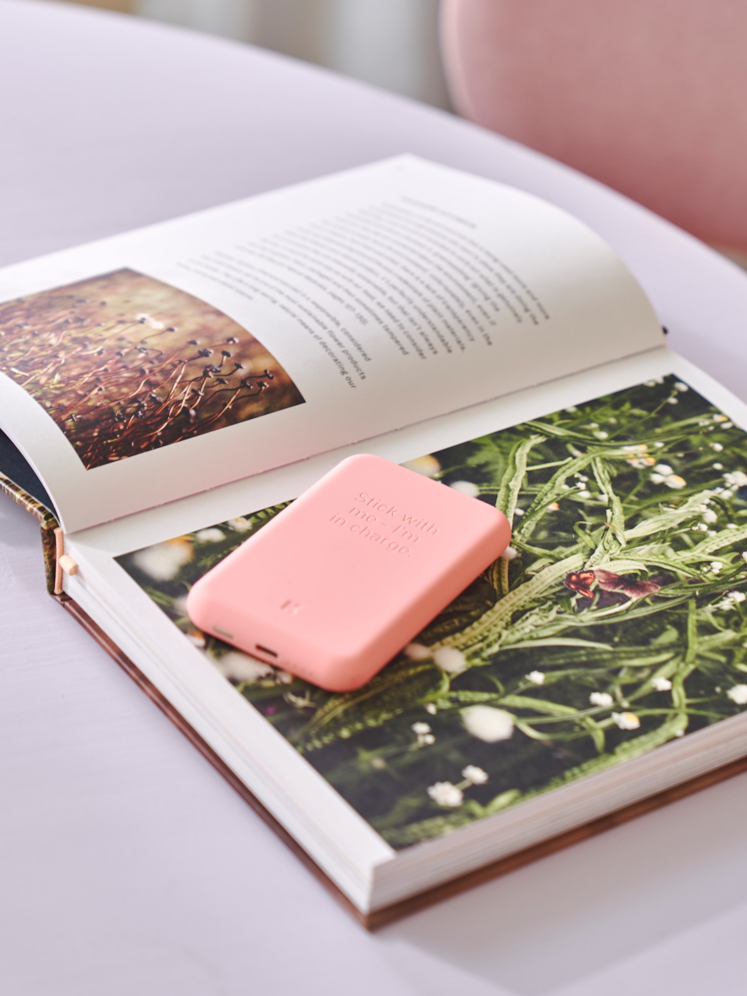 toCHARGE QI powerbank | 10,4 x 6,4 x 1,1 cm. | Rose | Kreafunk