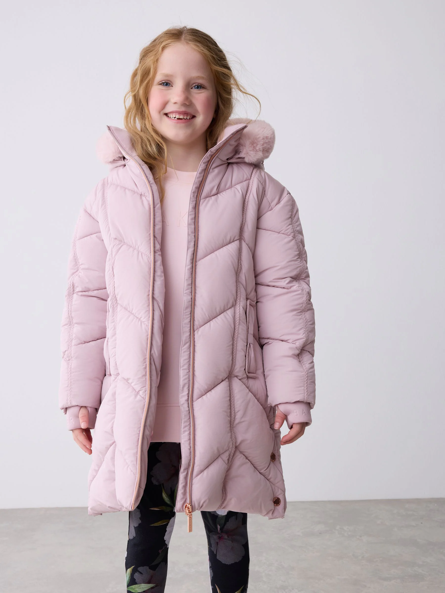 Roze - Baker by Ted Baker - Regenbestendige gewatteerde jas met strikzak en V-vormige print