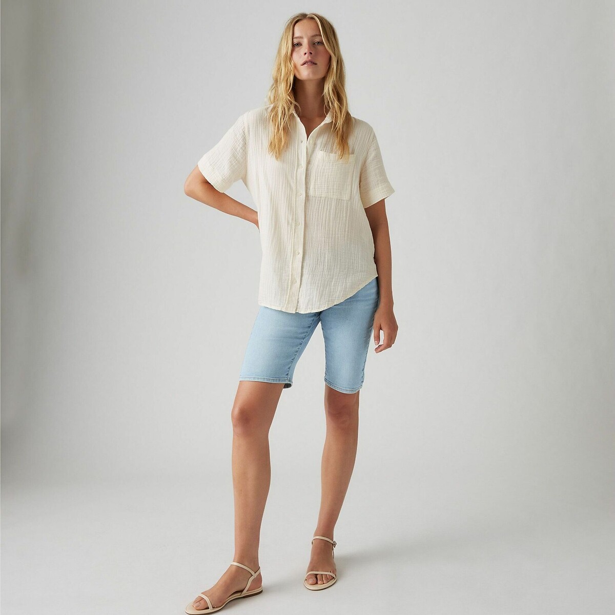 LEVI'S<br>Bermudas Modeladoras
