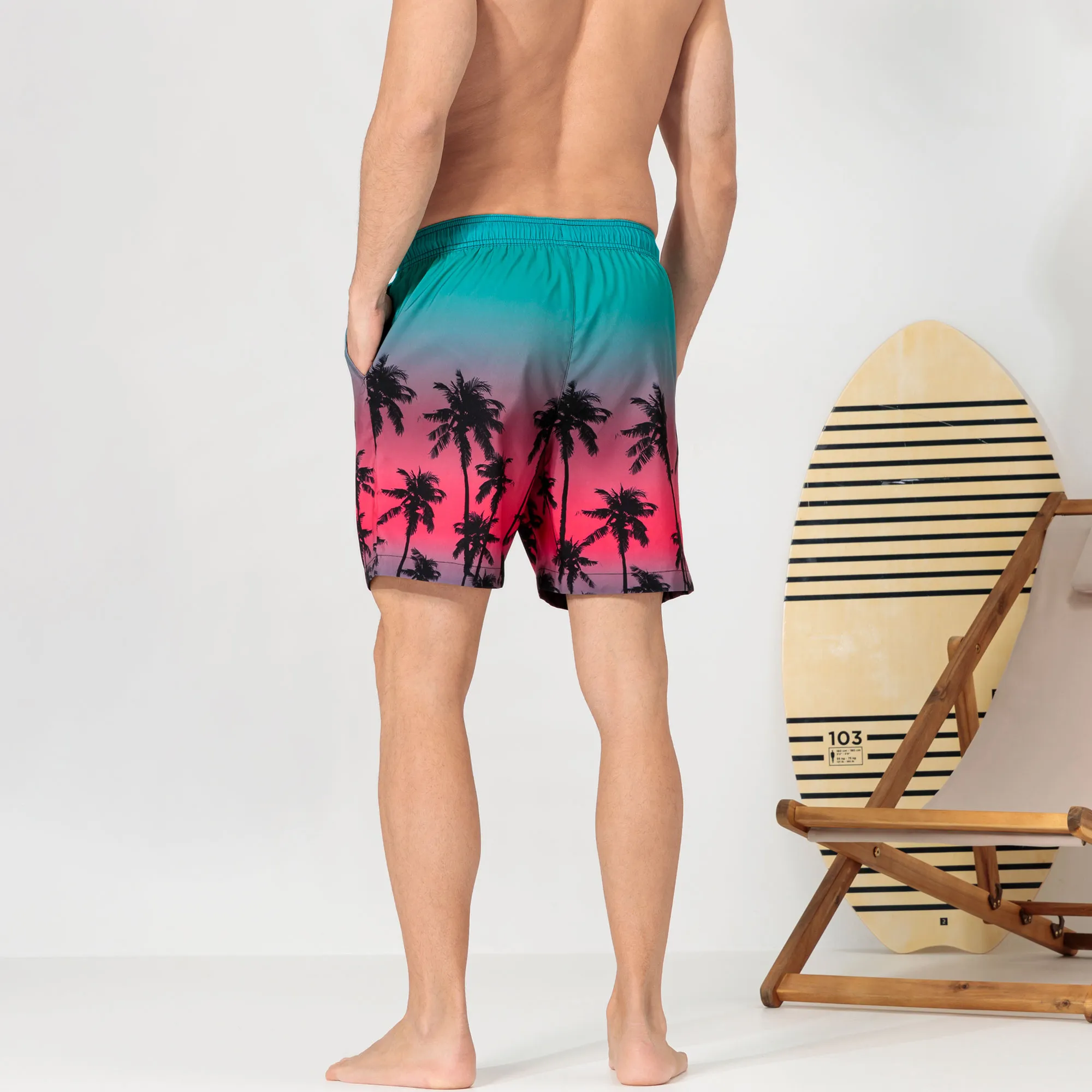Herren-Badeshorts mit Farbverlauf