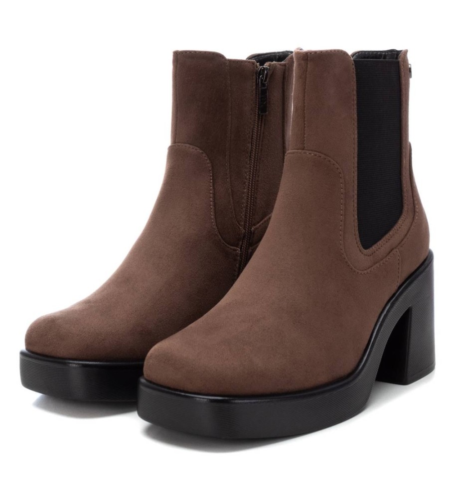 Botas de cano curto Xti 142155 cor taupe - altura do salto: 8 cm