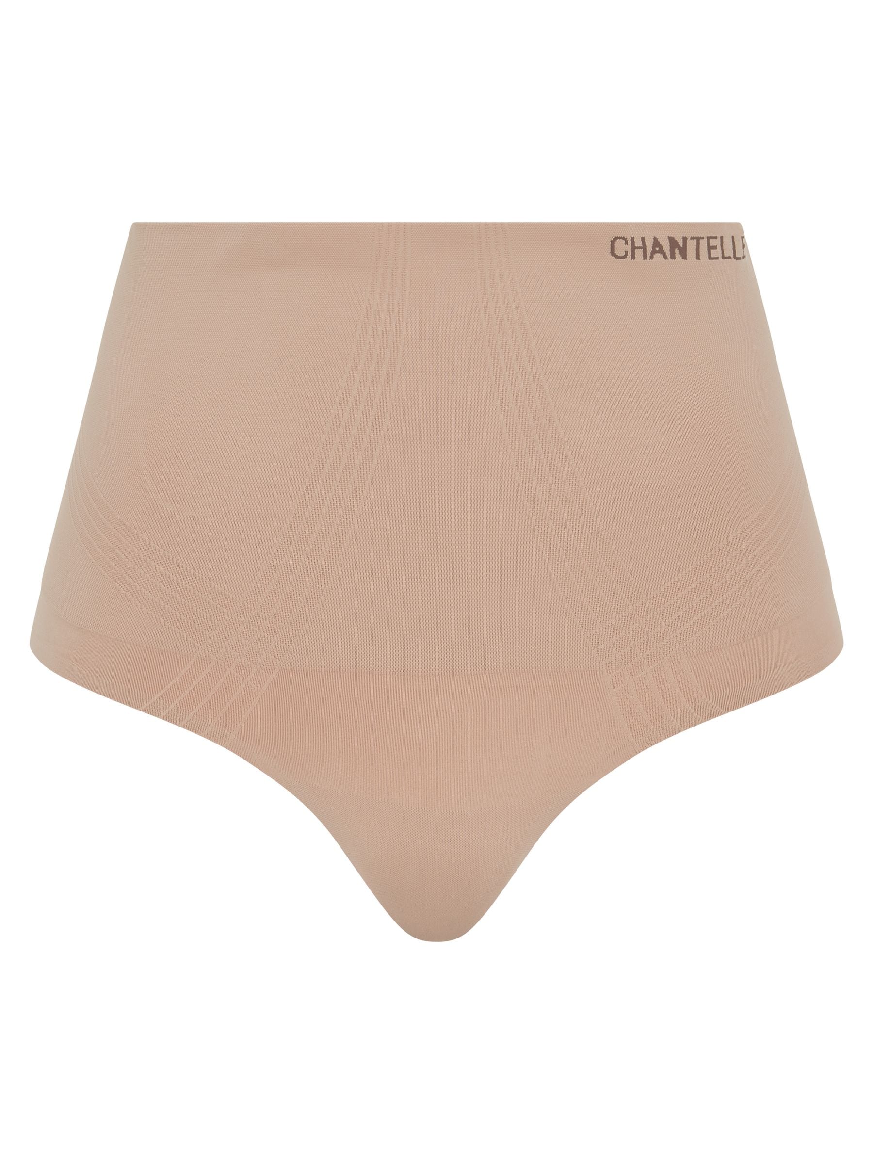 Licht beige - Chantelle gladde comfortabele licht-vormgevende slip met hoge taille