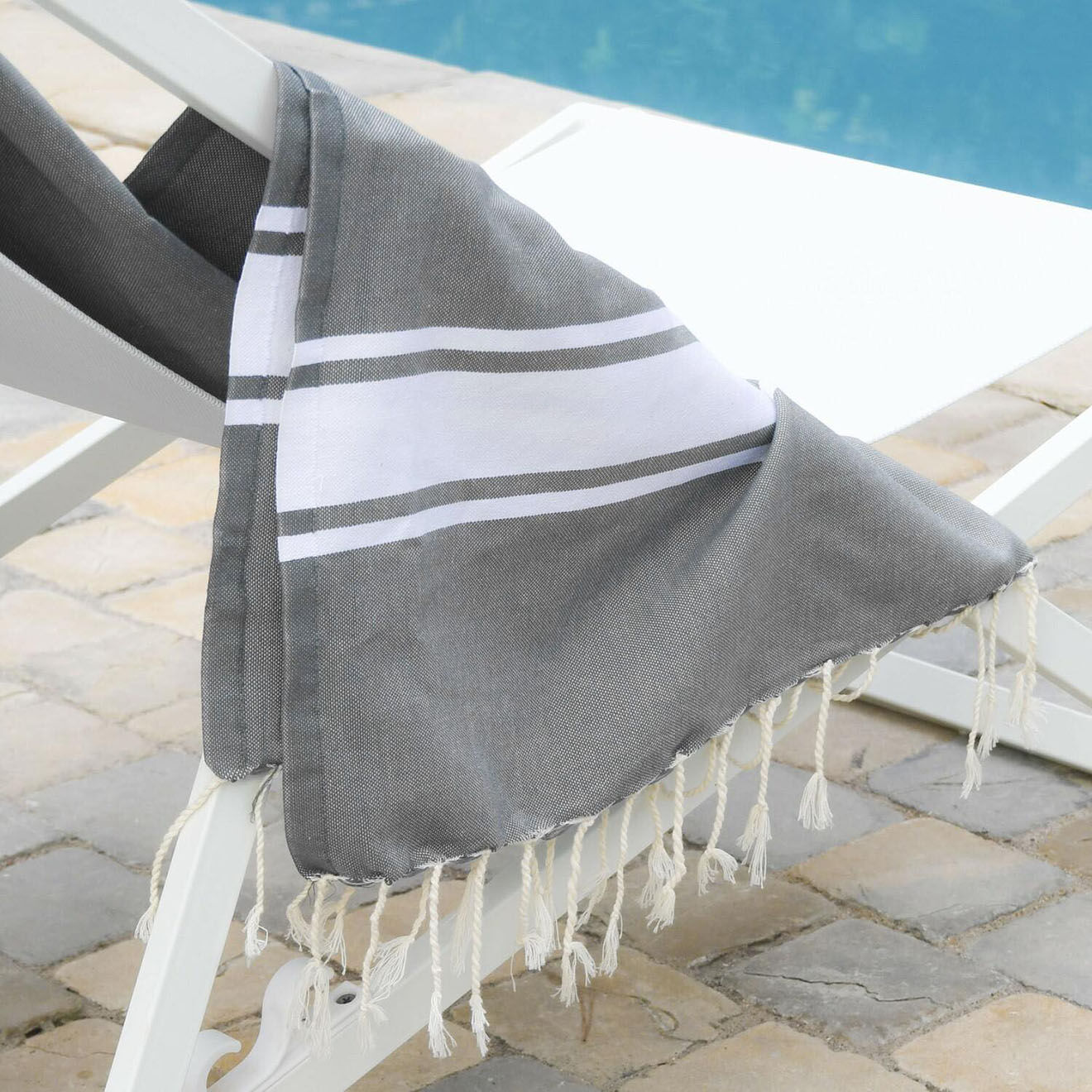 Febronie Fouta Traditionelle St Tropez gris moyen/blanc - 100x200 cm