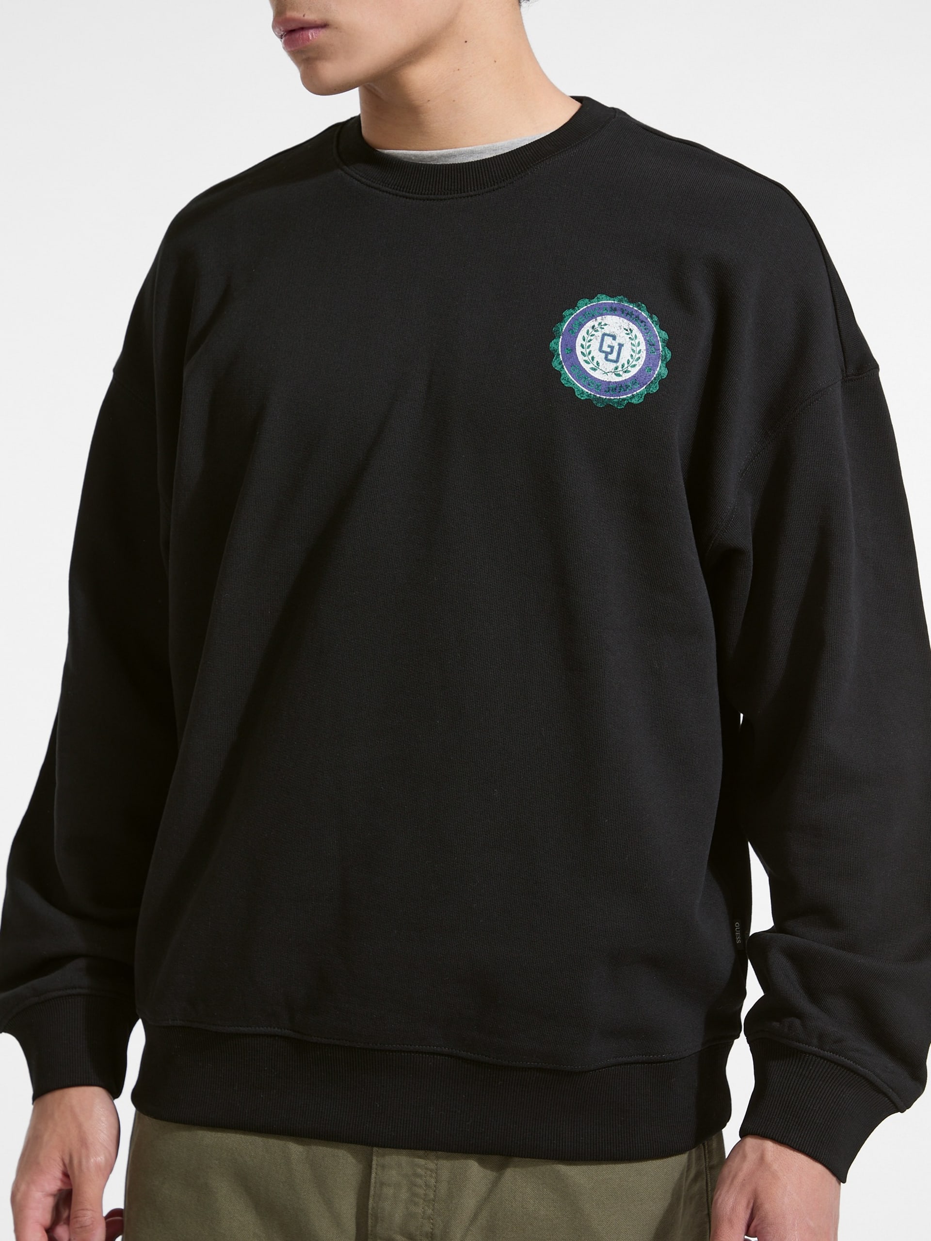 Moletom gola redonda com logo universitário