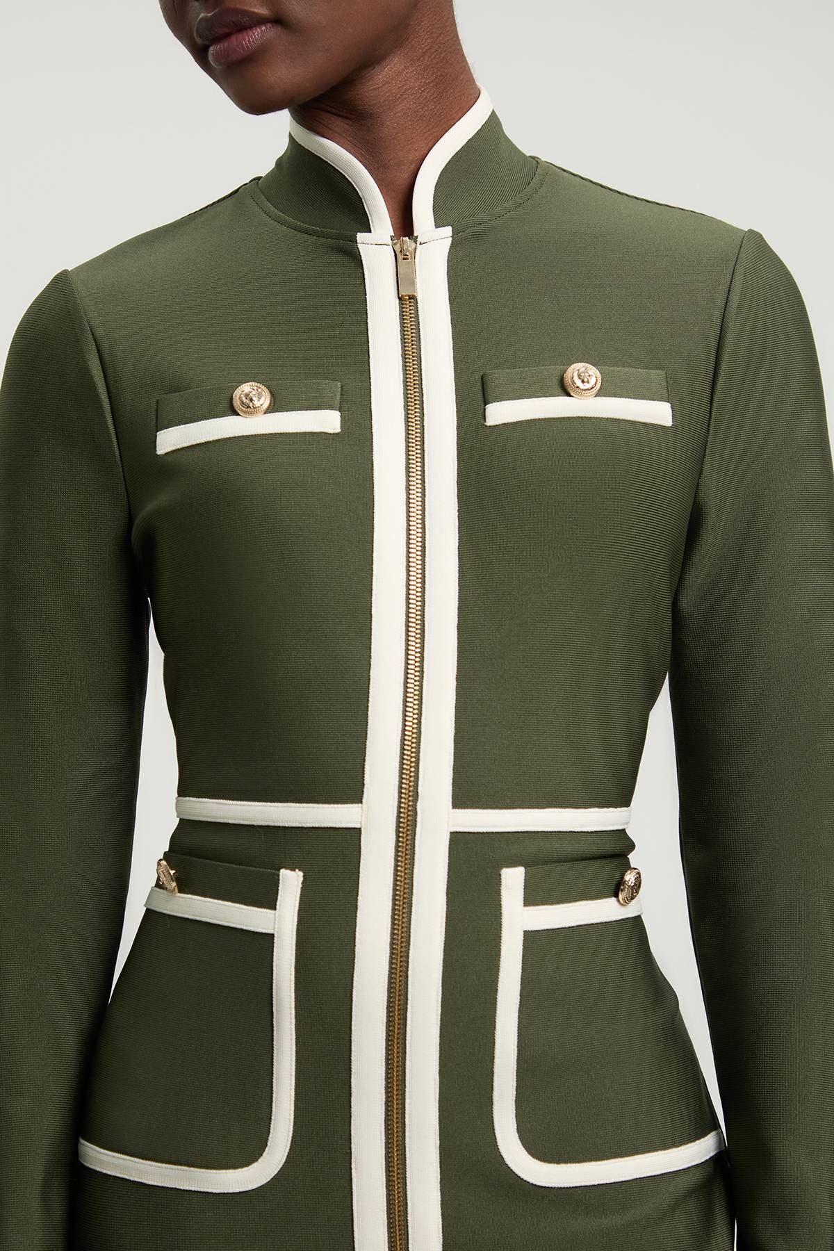 KarenMillen Robe Midi Militaire Moulante en Maille Bandage avec Détails de Passepoil
