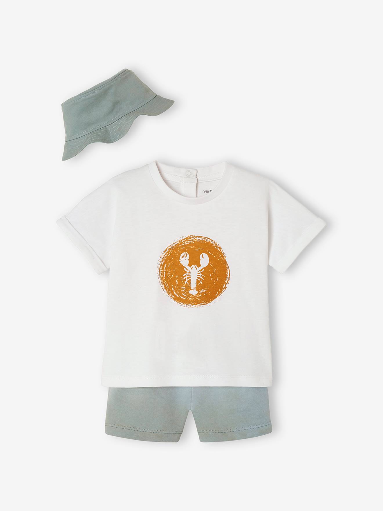 Conjunto de bebê composto por uma camiseta branca lisa, shorts e chapéu chanel com estampas.