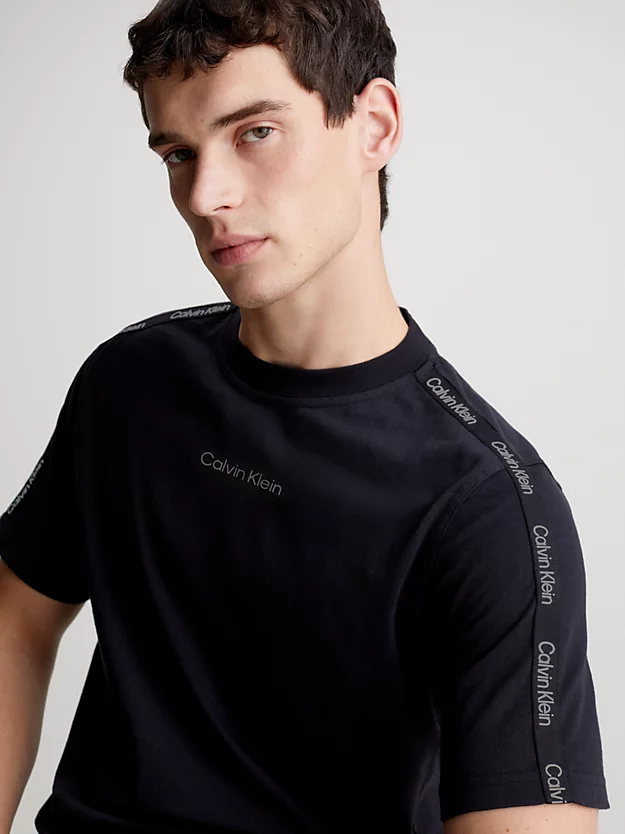 Camiseta de academia