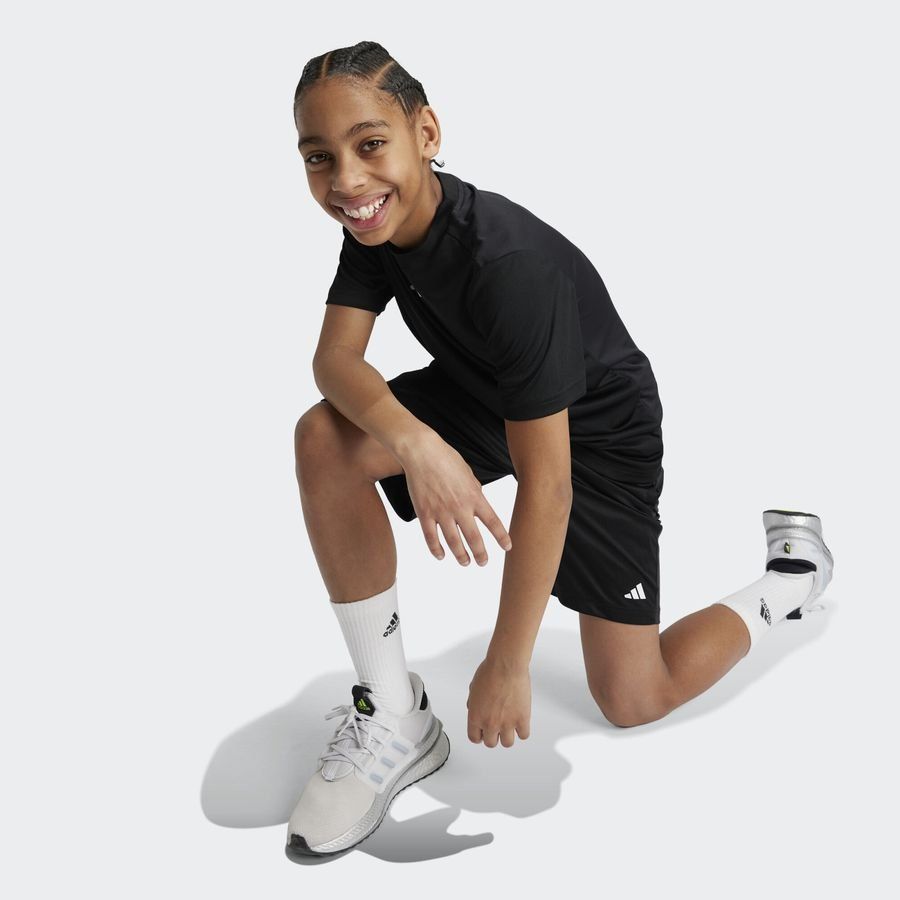 Adidas Short à logo coupe standard Train Essentials Enfants
