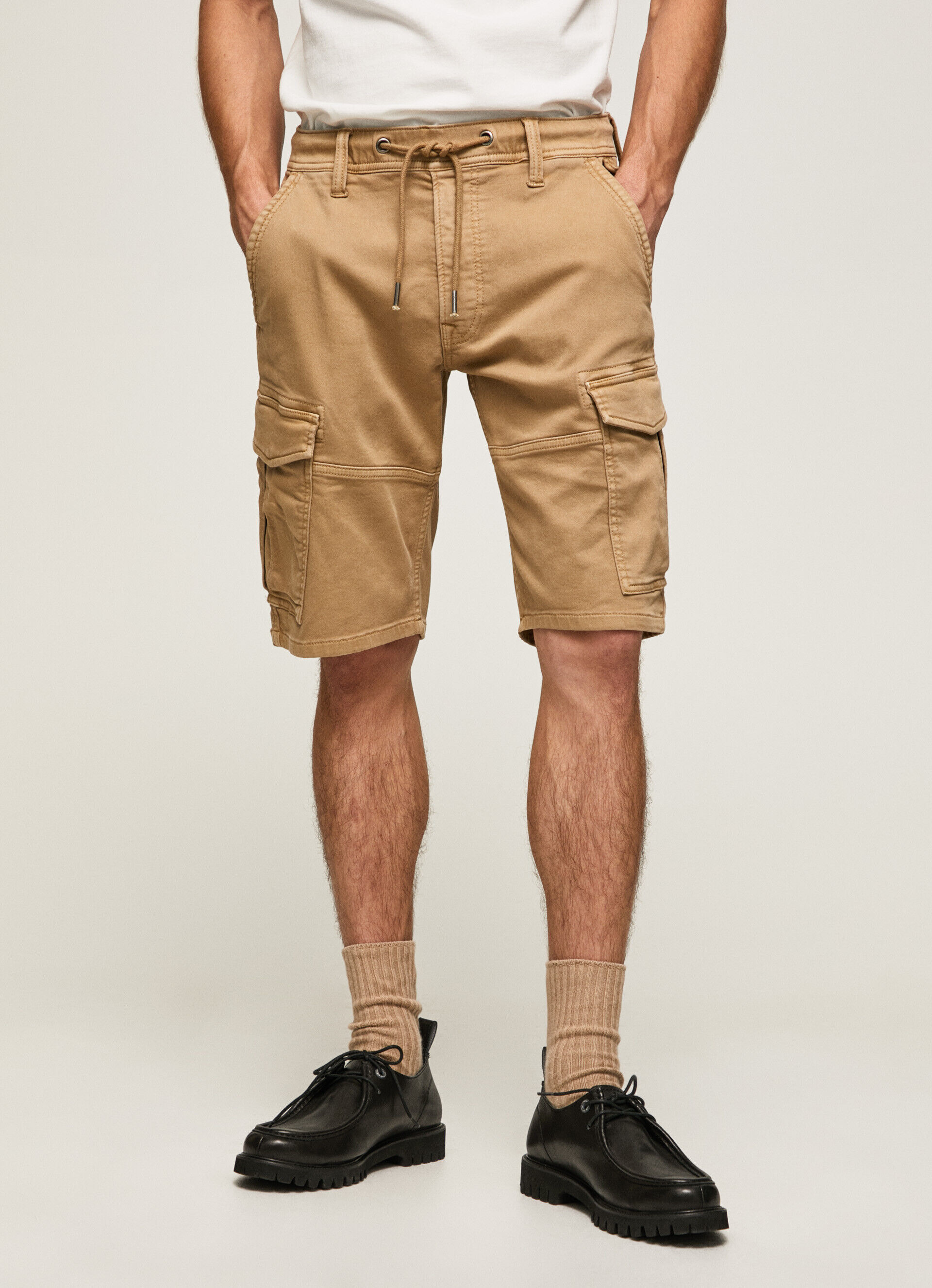 Bermuda cargo curta Jared - bege camelo